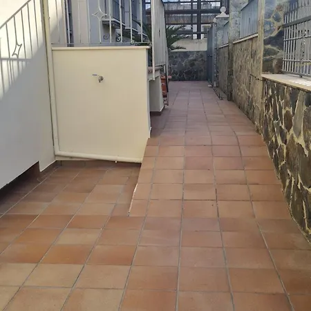 La Tinosa Hostel *